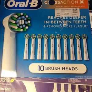 Oral-B CrossAction Replacement Brush Heads - White
